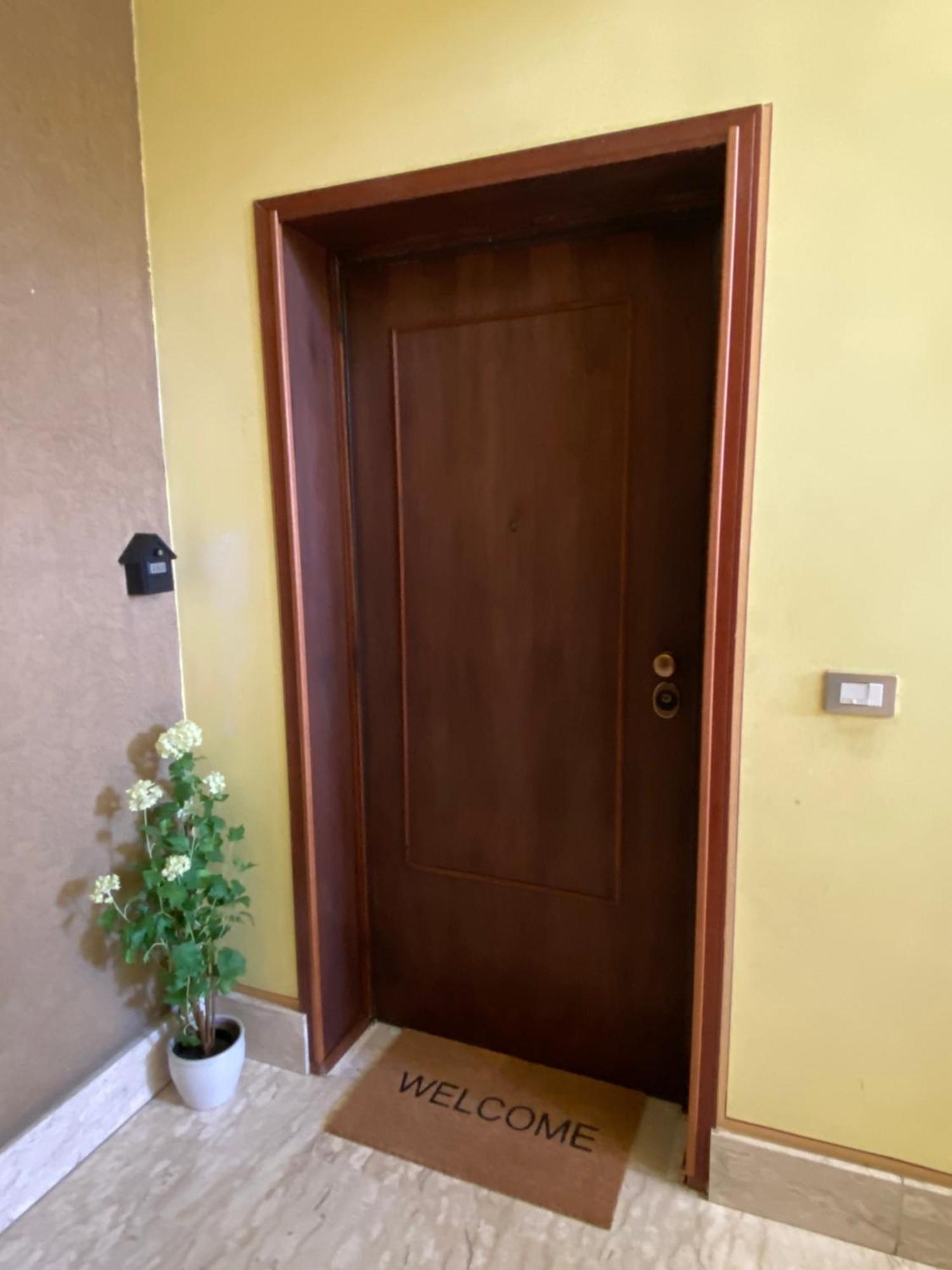 Elegante Appartamento Tre Amis - Doppio Garage & Free Wifi - Ac Centallo Exterior photo