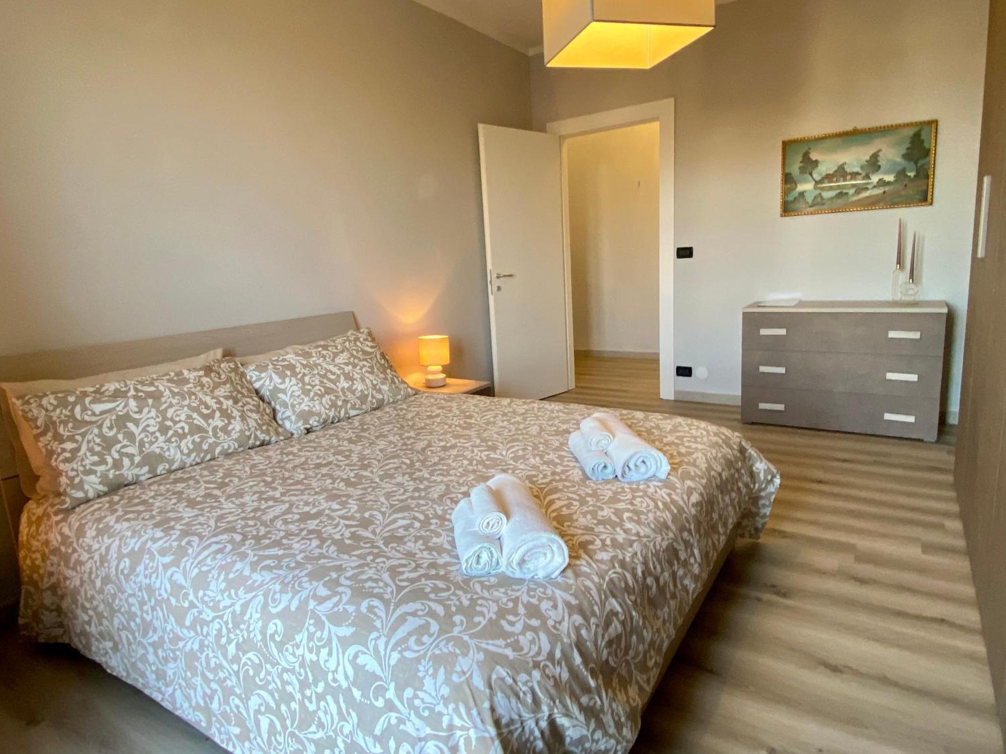 Elegante Appartamento Tre Amis - Doppio Garage & Free Wifi - Ac Centallo Exterior photo